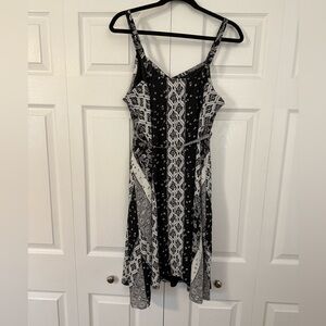 Motherhood Maternity Black and White Patterned Dress